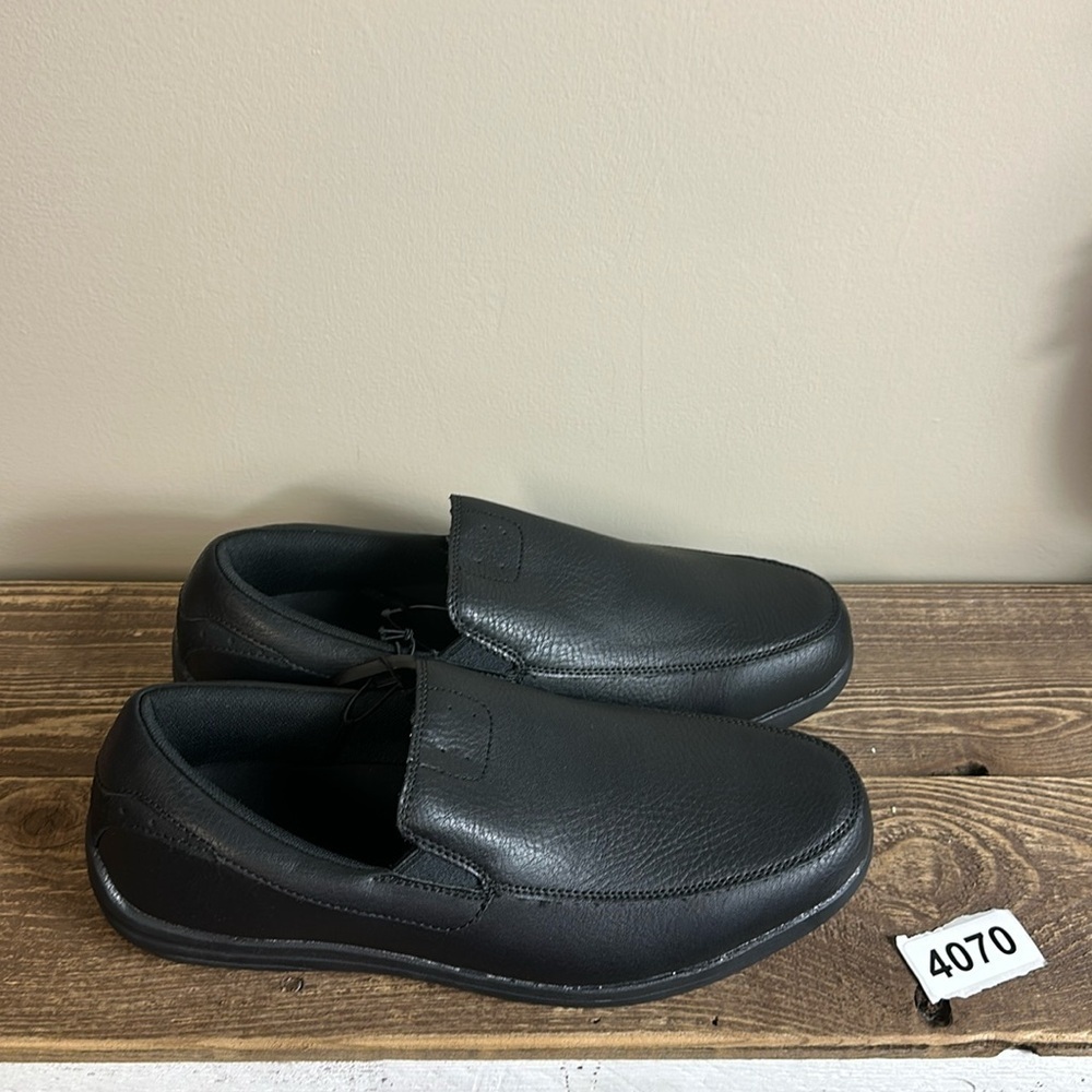 Tredsafe  size 8-1-2 nwt. Black slip ons enduro pro slip resistant